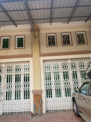 ផ្ទះ​លក់បន្ទាន់​ តម្លៃ​ចរចារ​