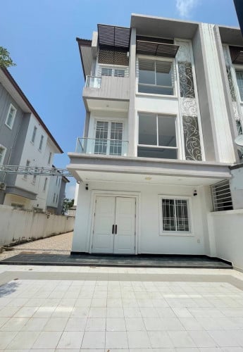 វិឡាភ្លោះបុរី Flora