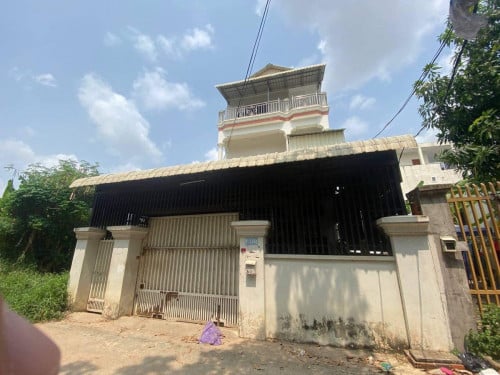 ផ្ទះលក់បន្ទាន់មានចំណូលស្រាប់១ខែ១០០០ដុល្លារ