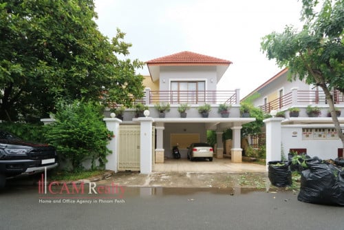 4 bedrooms villa in gated community for rent in Toul Kork area – Phnom Penh.