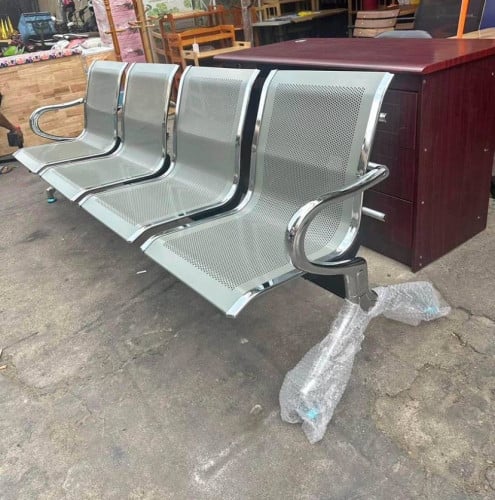 កៅអីរងចាំ