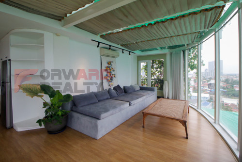 Penthouse 7 bedrooms apartment available for rent in Chroy Changva Area.