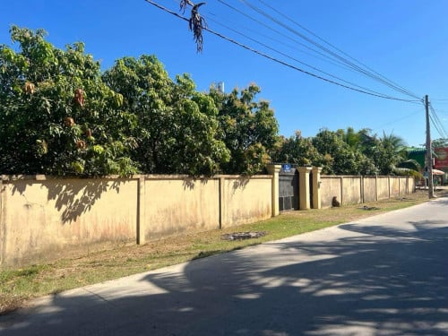 ខ្ញុំបាទចង់លក់ដីនៅភូមិរកាធំ ឃុំបែកចាន ស្រុកអង្គស្នួល កណ្តាល