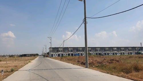 ដីលក់បន្ទាន់ខ្លាំង ក្រុងអរីយក្សត្រ