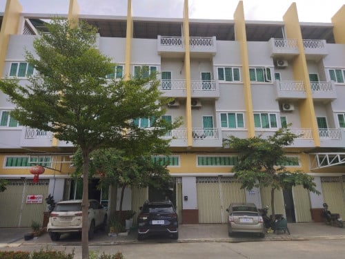 ផ្ទះល្វែងជួល