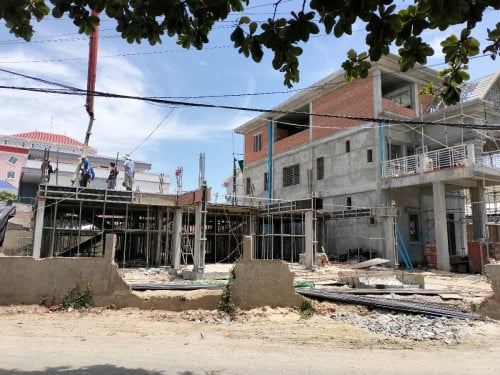 មានទទួលម៉ៅការសំណង់តូចធំគ្រប់ប្រភេទ