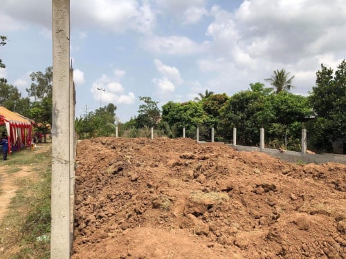 ដីម្ចាស់ផ្ទាល់ ទីតាំងស្អាតណាស់ ក្រុងសំពៅពូន ប្លង់រឹង