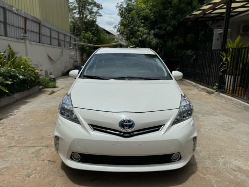 Prius V 2012 option 5 ឡានស្អាត ធានា អាគុយ ABS 1ខែ