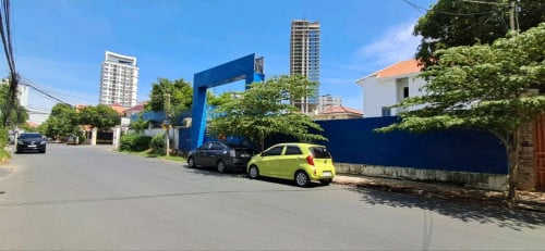 ដីលក់បន្ទាន់នៅបឹងកក់២ /Land for Sale at Toul Kok