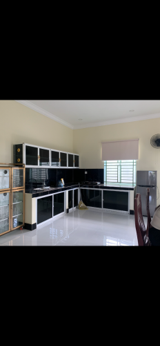 ផ្ទះលក់ នៅក្រុងកំពត ចុះពីស្ពានថ្មថ្មី 500M
