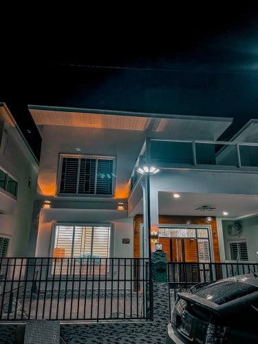 ផ្ទះវីឡា ទំហំដីន10 * 20 ផ្ទះ 8 * 14