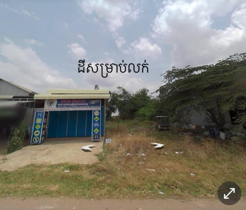 ក្បាល15ម៉ែត្រ បណ្តោយ70ម៉ែត្រ ទល់មុខ: ការរាស សាំងប្រេងឥនន្ទៈ