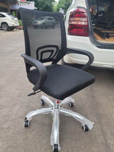 ម៉ារីណាង. Chair For Staff