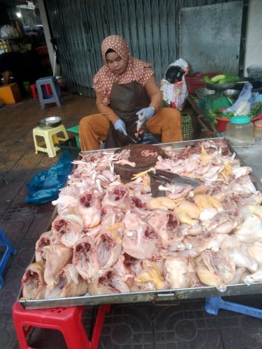 chicken Halal មាន់ស្រស់ Halal មាន់មួល2.5 ថ្លឹងទាំងអស់ថ្លឹងទាំងមួល
