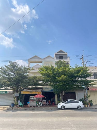 ផ្ទះ 3 ល្វែងសម្រាប់លក់​