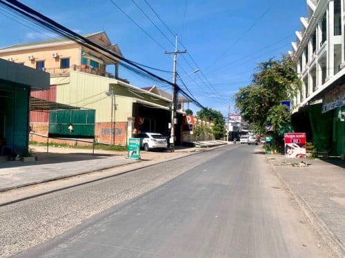 ដីអាជីវកម្មលក់ ជិតផ្សារឈូកមាស