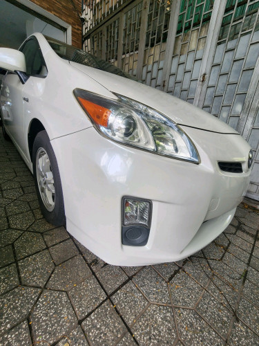 កំពូលថ្មី Prius 2011 Option3 ស្អាតណាស់