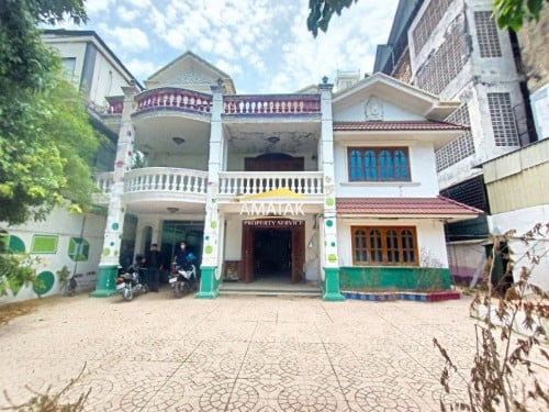 វីឡា សម្រាប់ជួលនឹងលក់ នៅខណ្ឌដូនពេញ (ជិតផ្សារស៉ីលិប)