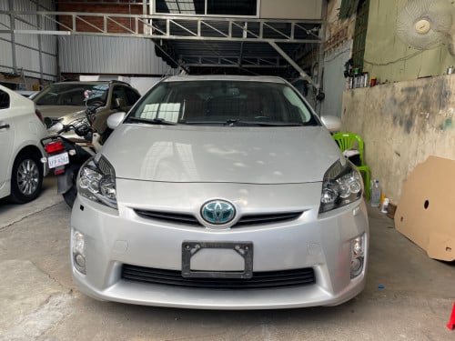 ទឹមមកដល់​ បងៗ​ អូនៗToyota Pruis010​  Option5 ​ ពណ៍ប្រាក់​ ពន្ធថ្មី​