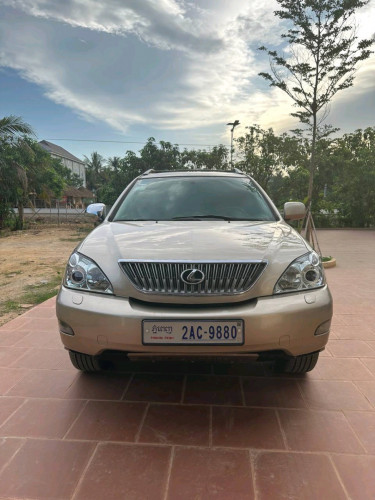 Lexus RX 330 ឆ្នាំ2004 ប៉ុង1 full option DVD