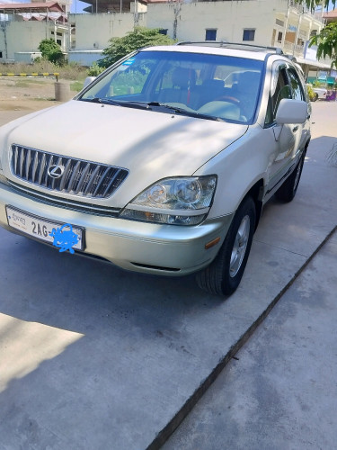 LEXUS RX300 2000 pong 1ពណ៏សកាំម៉ៃលក់បន្ទាន់