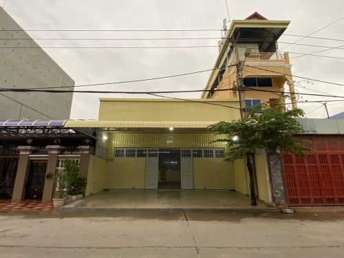 ឃ្លាំង/ហាងជួលអាជីវកម្ម មុខផ្លូវ នៅព្រែកប្រា ច្បារអំពៅ