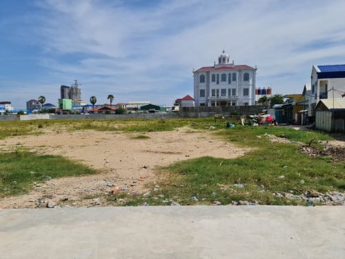 ដីលក់ម្តុំផ្សារបឹងប៉ៃតង​ ភ្នំពេញថ្មី សែនសុខ​ ភ្នំពេញ