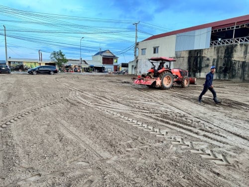 ដីលក់ជាប់ផ្លូវជាតិលេខ21