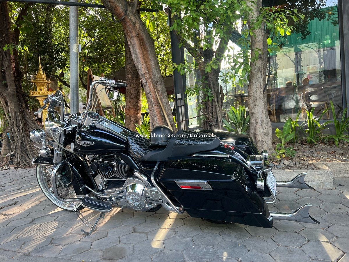 Harley Davidson Road King Chicano Price $6350.00 in Preaek Pra ...