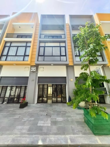 ផ្ទះល្វែងសំរាប់លក់