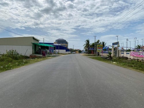 ដីលក់លើផ្លូវ 1440 នៅតំបន់ទីប្រជុំជន លើផ្លូវកៅស៊ូ