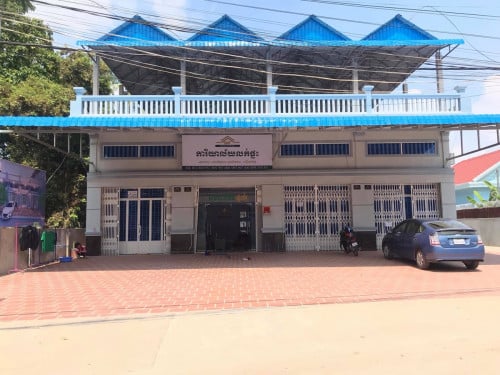 ផ្ទះ​អាជីវកម្ម​ លក់​បន្ទាន់​ មាន​សំភារៈ​ដេគ័រ​ស្រាប់​ ទីតាំង​ផ្សារ​ព្រែក​ឯង​ ផ្លូវ​ជាតិ​លេខ​1