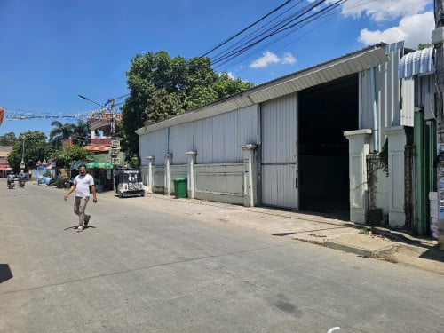 ក្រុងតាខ្មៅ ៖ ដីឃ្លាំងលក់ ជិតរង្វង់មូលព្រែកសំរោង ក្រុងតាខ្មៅ 20m×50m លក់ តែ450000$