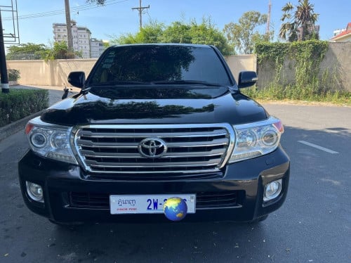 TOYOTA Land Cruiser V8 VIP ម៉ាស៊ូត ម្ចាស់ដើម,Year:2009 