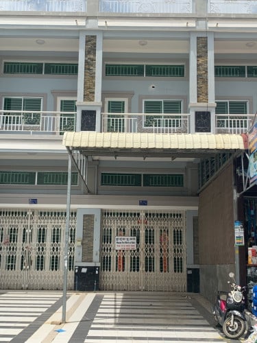 ផ្ទះអាជីវកម្មសំរាប់លក់ ផ្លូវជាតិលេខ៣