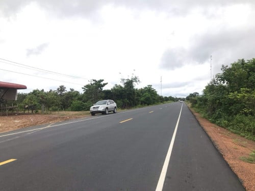 ដីលក់បន្ទាន់ ( ទទឹង 230ឞ x បណ្ដោយ 400ឞ ) ជាប់នឹងផ្លូវជាតិលេខ7 ( ក្រចេះស្ទឹងត្រែង គីឡូម៉ែត្រ376 )