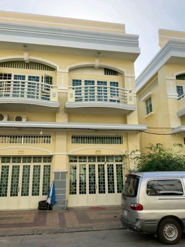 ផ្ទះលក់ អាជីវកម្ម ក្រោមទីផ្សារ airway complex