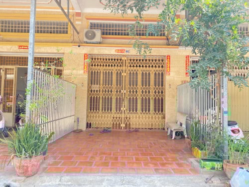 ផ្ទះល្វែងលក់បន្ទាន់