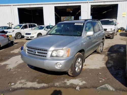 Toyota Highlander 2002 V6 ពណ៌ទឹកប្រាក់ ម្ចាស់ដើម កម្មង់មកជិះខ្លួនឯង ។