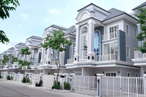 វីឡាភ្លោះលក់បន្ទាន់តម្លៃពិសេសខ្លាំង