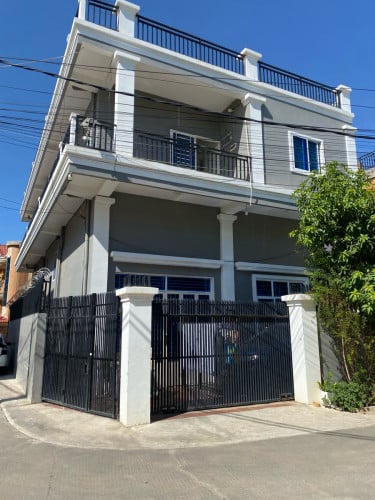 ផ្ទះលក់ មានបន្ទប់ជួល7បន្ទប់ខាងលើ