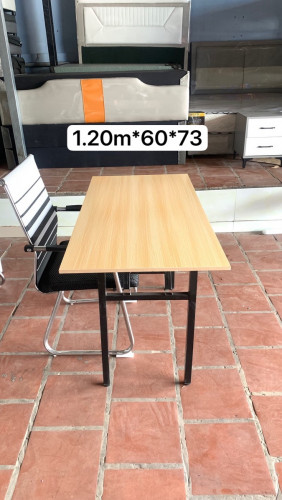 តុញាំបាយបត់ជើងបាន/Dining table