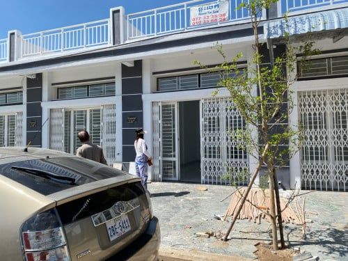 ផ្ទះលក់បន្ទាន់​ រួចរាល់​១០០%​មានប្លង់រឹងត្រឹម​ត្រូវ​ ឬវ៉ៃដូរឡាន