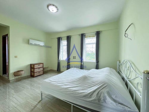 Two bedrooms with fully furnished at Chrouy Changvar