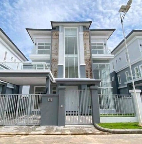 Queen Villa for sale with good price