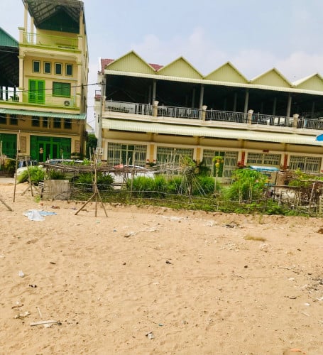 ដីលំនៅឋានសម្រាប់លក់ជិតផ្សារអ៊ីអនមានជ័យ/Land for sale