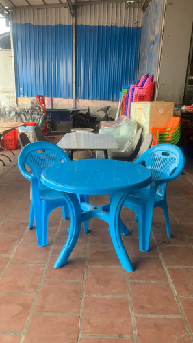 តុ+កៅអីជ័រ/Table + chair