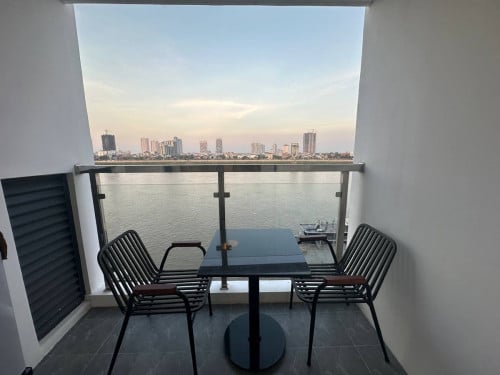 Condo សំរាប់ជួល​ នៅមាត់ទន្លេ