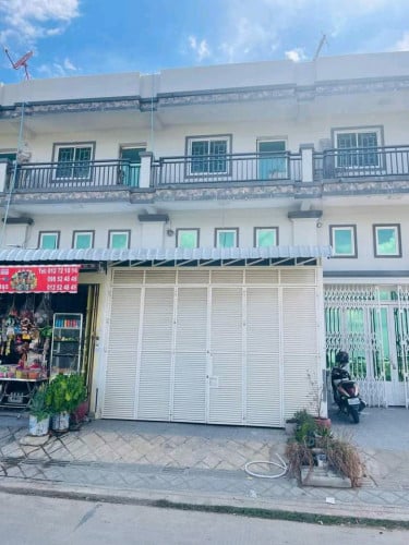 ផ្ទះលក់ ចោមចៅ