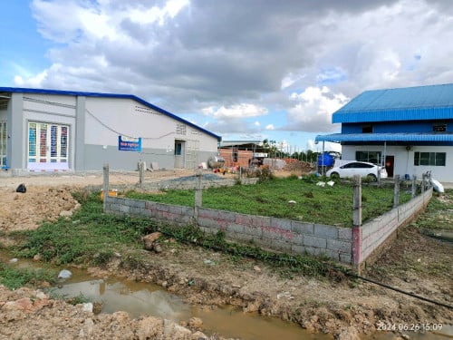 ដីកែងលក់​មុខរោងចក្រលក់ឬជួល